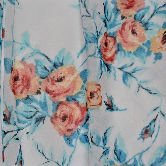 𝐋𝐈𝐋𝐘 𝐑𝐎𝐒𝐄 𝐆𝐢𝐫𝐥’𝐬 𝐃𝐫𝐞𝐬𝐬 - Picture 2 of 4